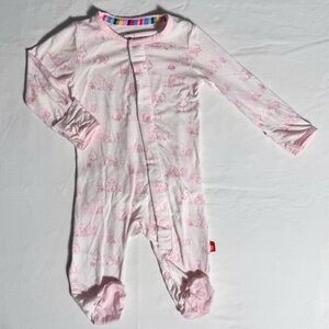 Magnetic Me Disney Footie Girls 0-3M Winnie the Pooh Sweeter Than Honey Sleeper